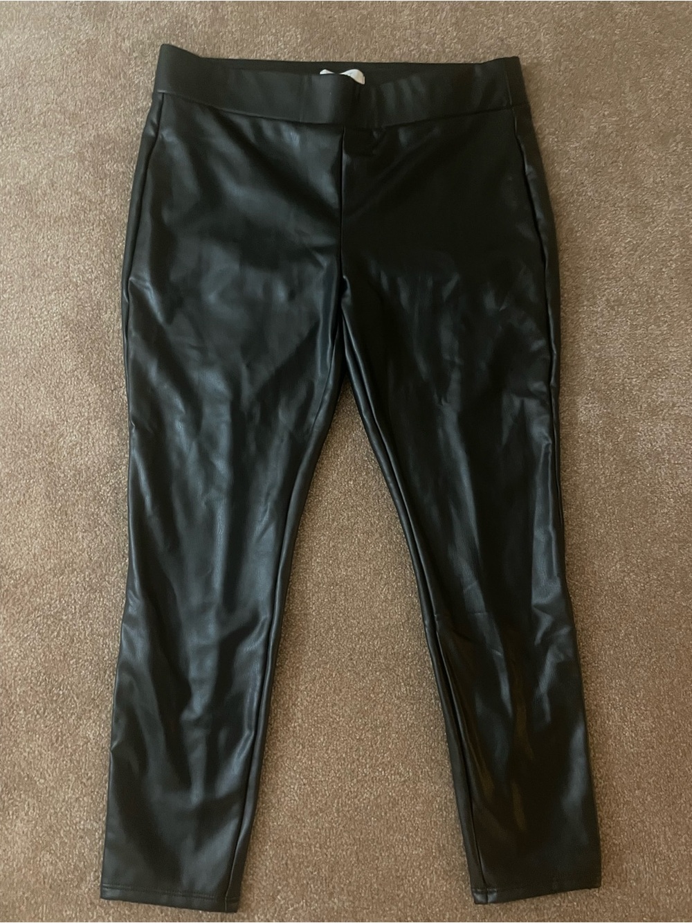 LOFT women’s  Black Faux Leather Leggings soft lining cropped nwt large